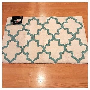 NWOT {Bed Bath & Beyond} Bath Rug. Orig. $30